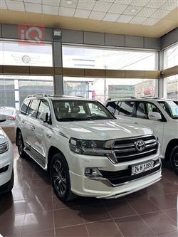 تۆیۆتا لاند کروزەر